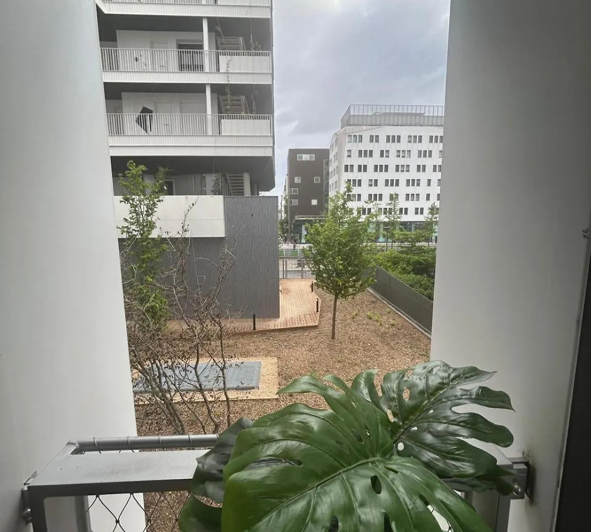 Spacious Appt With Balcony In The 13Th باريس 0*,